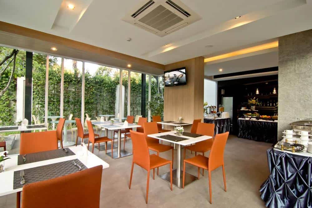 At Mind Executive Suites Hotel